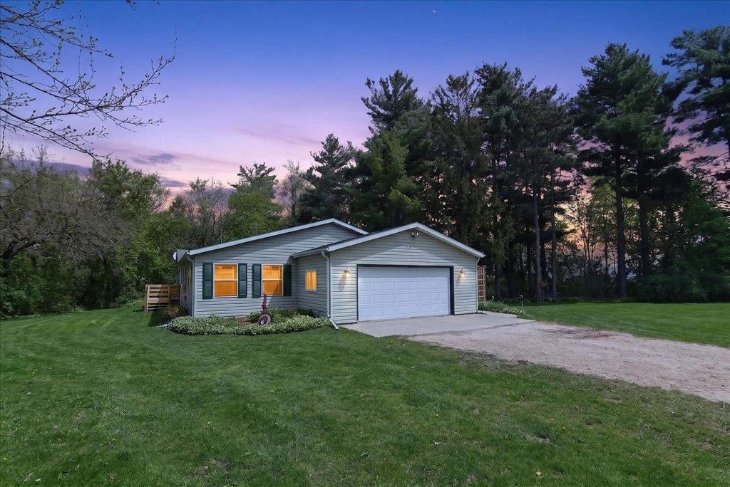 6610 Cemetery Road, Sun Prairie, WI 53590