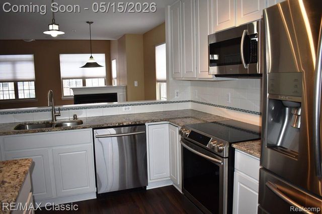 436 BOARDWALK Drive, Walled Lake, MI 48390