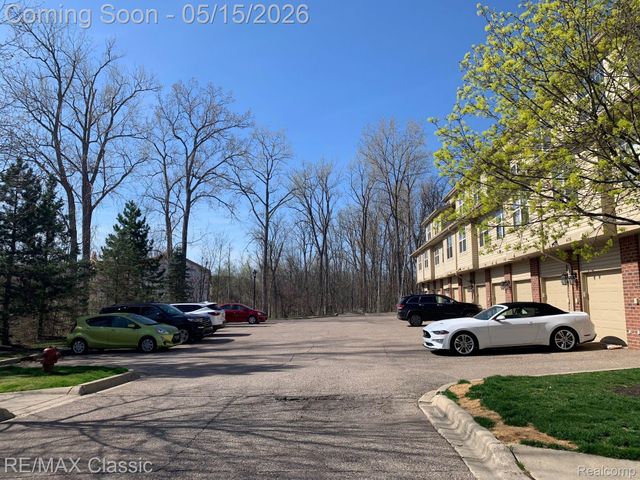 436 BOARDWALK Drive, Walled Lake, MI 48390