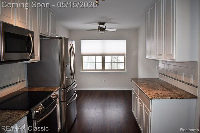 436 BOARDWALK Drive, Walled Lake, MI 48390