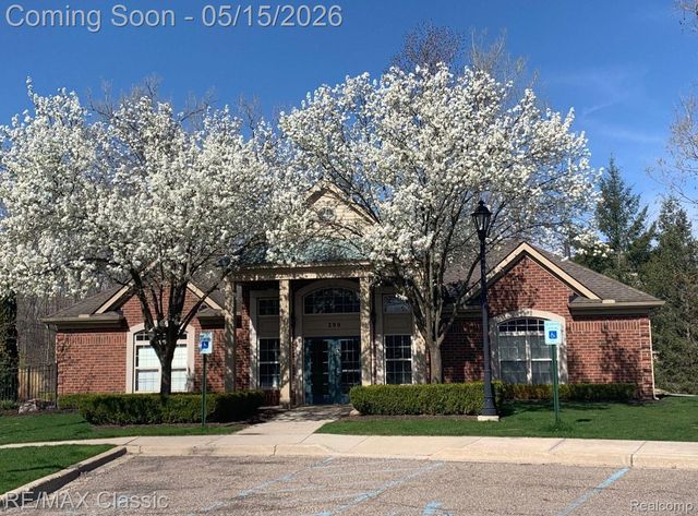436 BOARDWALK Drive, Walled Lake, MI 48390
