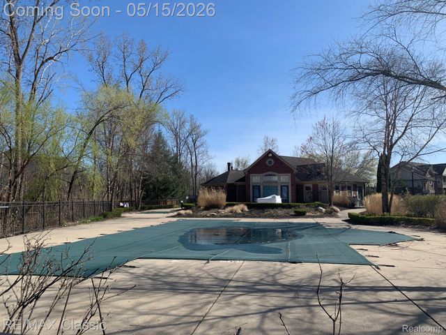436 BOARDWALK Drive, Walled Lake, MI 48390