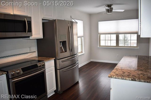 436 BOARDWALK Drive, Walled Lake, MI 48390