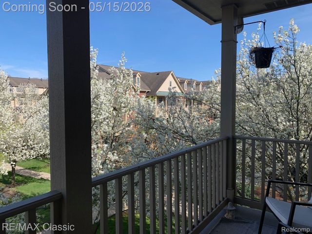 436 BOARDWALK Drive, Walled Lake, MI 48390