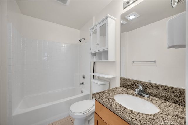 6938 Laurel Canyon 303, North Hollywood, CA 91605