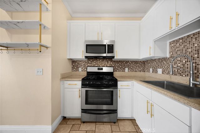 6938 Laurel Canyon 303, North Hollywood, CA 91605
