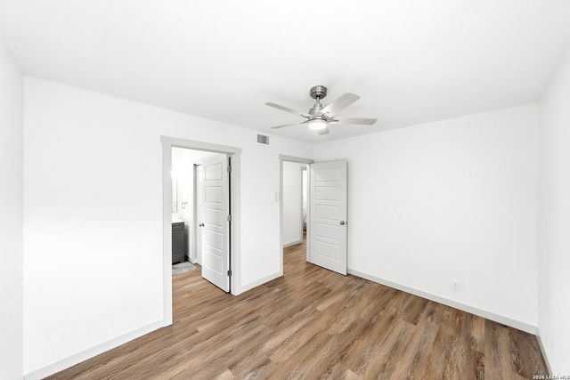 7830 Bronco Ln, San Antonio, TX 78227