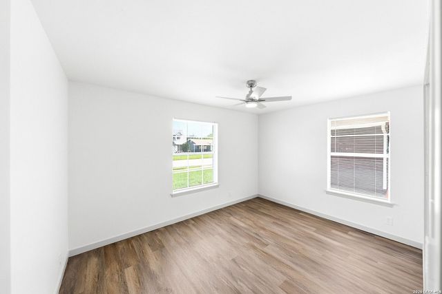 7830 Bronco Ln, San Antonio, TX 78227