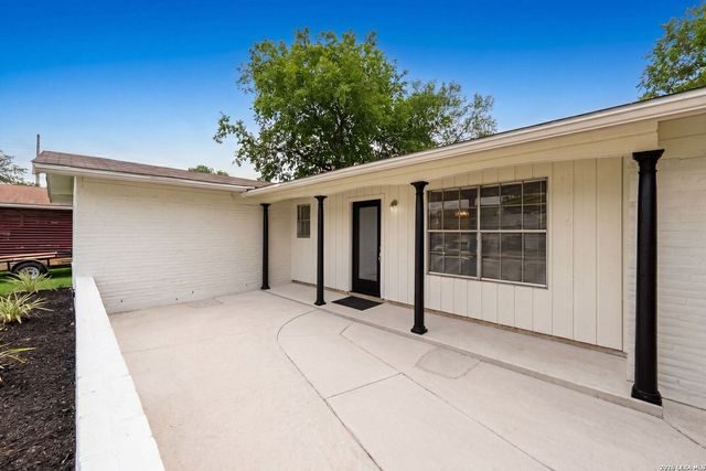 7830 Bronco Ln, San Antonio, TX 78227