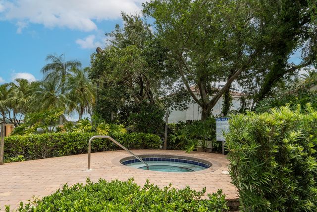 1780 Pierside Circle, Wellington, FL 33414