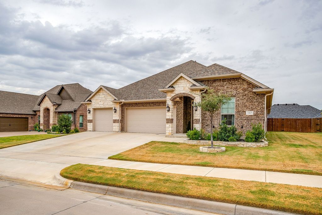 3005 Nob Hill Drive, Burleson, TX 76028 — photo 2
