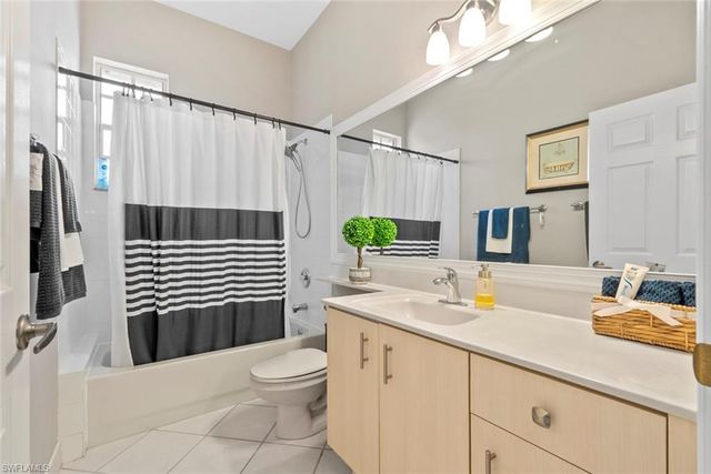 3439 Allegheny CT, Naples, FL 34120