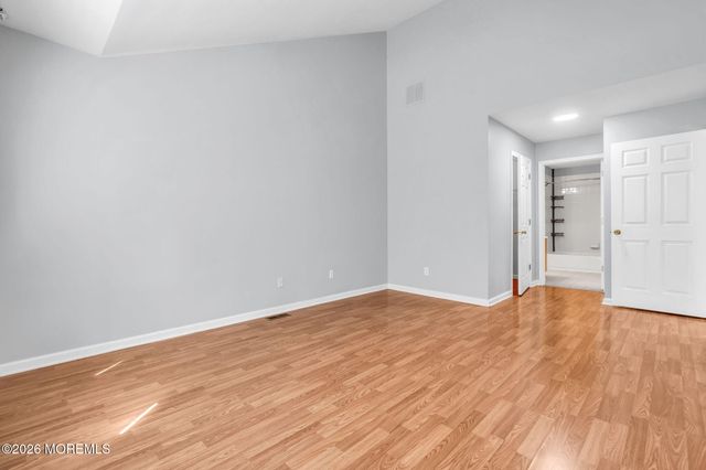 21 Forrest Court, Tinton Falls, NJ 07753