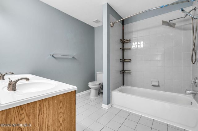 21 Forrest Court, Tinton Falls, NJ 07753