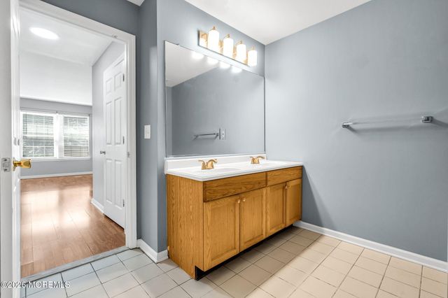 21 Forrest Court, Tinton Falls, NJ 07753