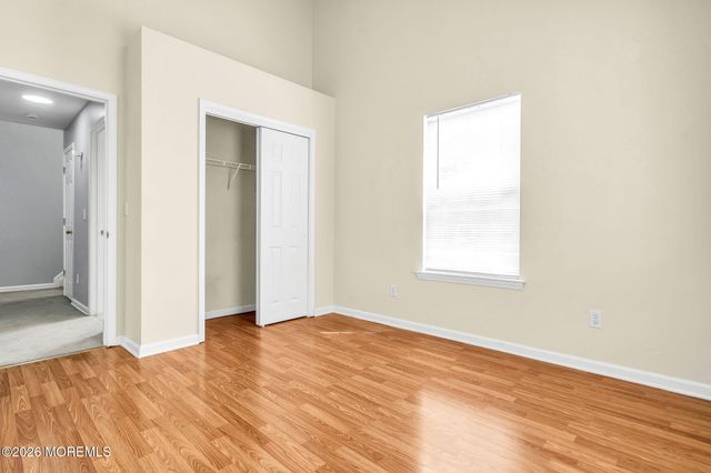 21 Forrest Court, Tinton Falls, NJ 07753