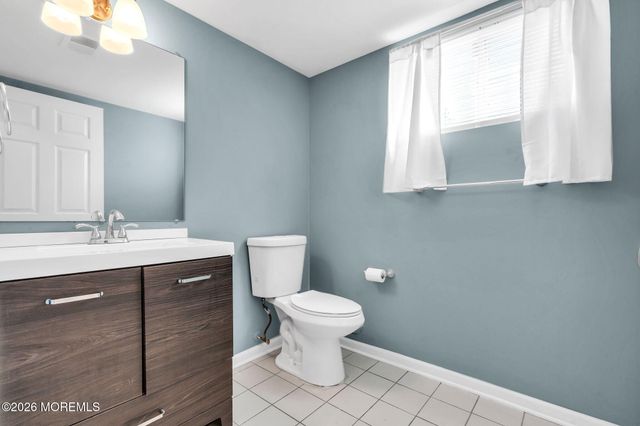 21 Forrest Court, Tinton Falls, NJ 07753
