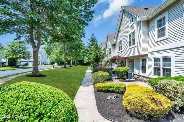 21 Forrest Court, Tinton Falls, NJ 07753