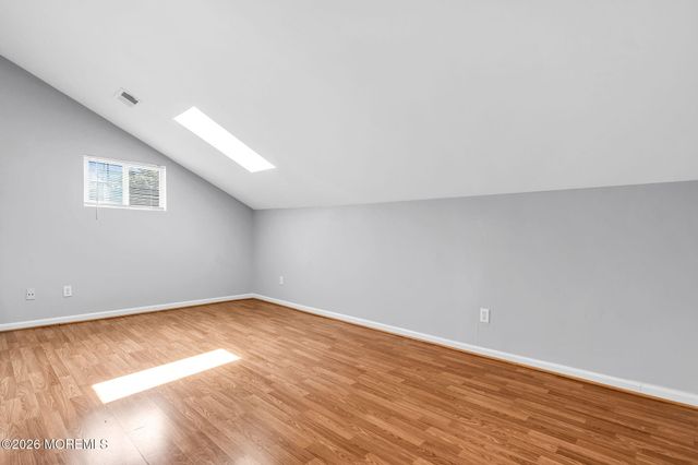 21 Forrest Court, Tinton Falls, NJ 07753