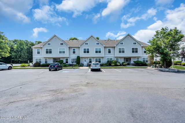 21 Forrest Court, Tinton Falls, NJ 07753