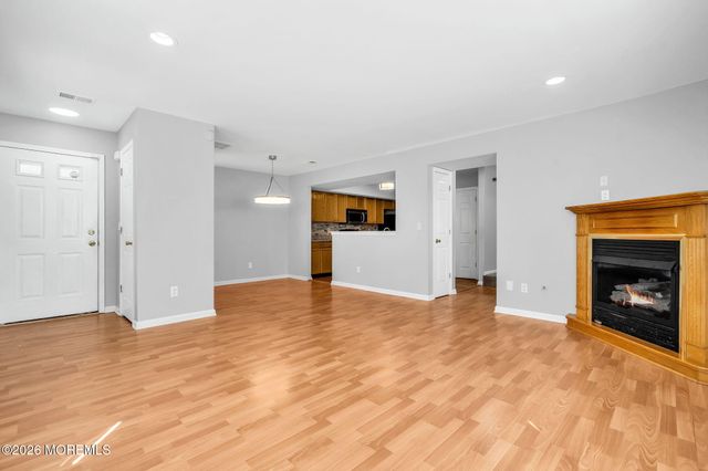 21 Forrest Court, Tinton Falls, NJ 07753