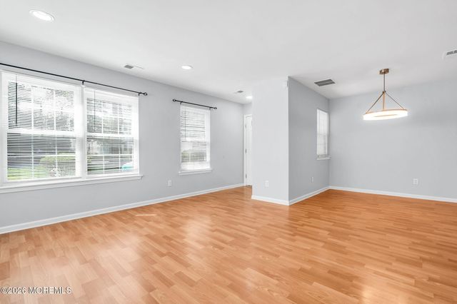 21 Forrest Court, Tinton Falls, NJ 07753