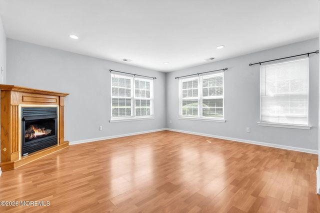 21 Forrest Court, Tinton Falls, NJ 07753