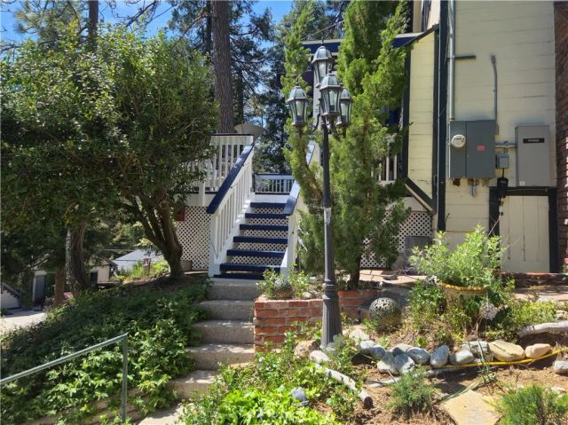 24214 Zurich, Crestline, CA 92325
