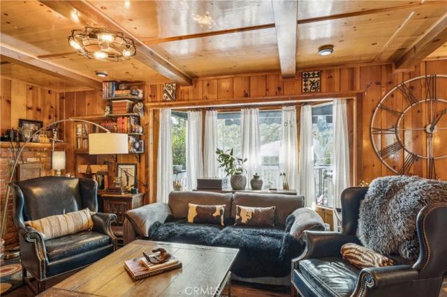 24214 Zurich, Crestline, CA 92325