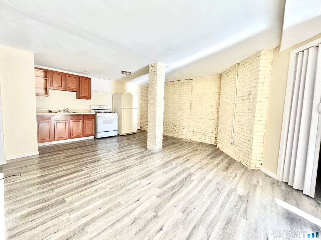 125 Hillside Avenue B2, Waterbury, CT 06710