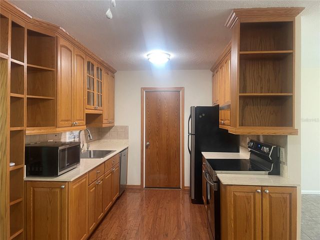 220 AVALON ROAD, Venice, FL 34293