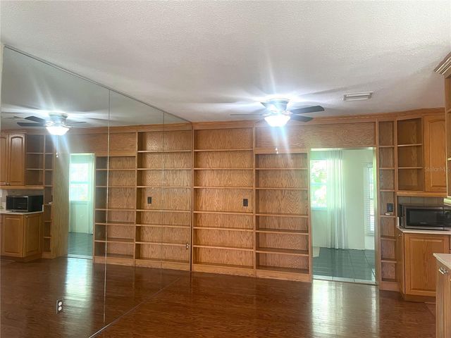 220 AVALON ROAD, Venice, FL 34293