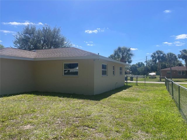 220 AVALON ROAD, Venice, FL 34293