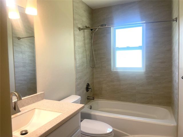 220 AVALON ROAD, Venice, FL 34293