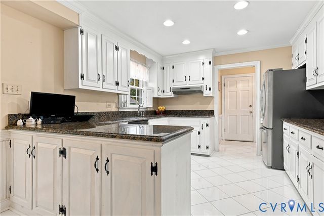 8307 Wallingford Ln, Henrico, VA 23227