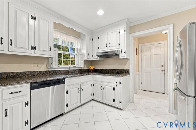 8307 Wallingford Ln, Henrico, VA 23227