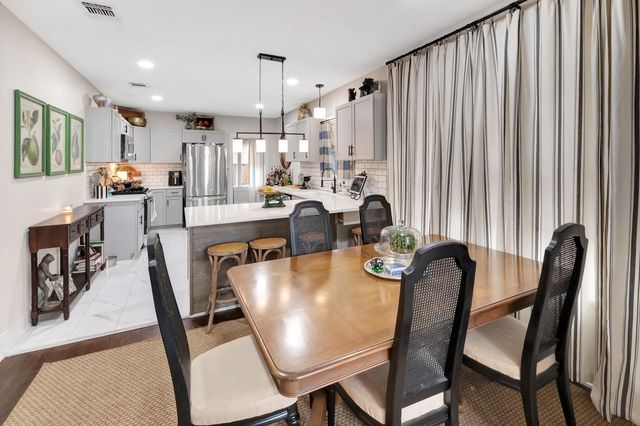 101 N Cameron Street, Victoria, TX 77901