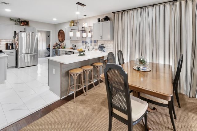 101 N Cameron Street, Victoria, TX 77901