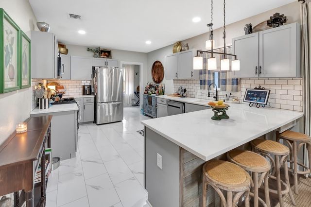 101 N Cameron Street, Victoria, TX 77901