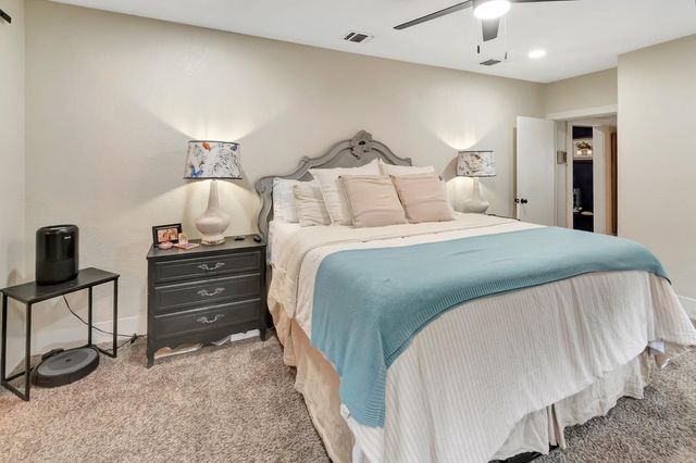 101 N Cameron Street, Victoria, TX 77901