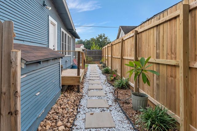 101 N Cameron Street, Victoria, TX 77901