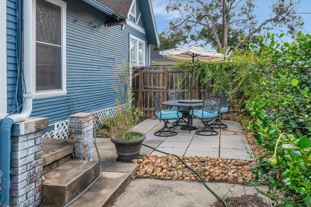 101 N Cameron Street, Victoria, TX 77901