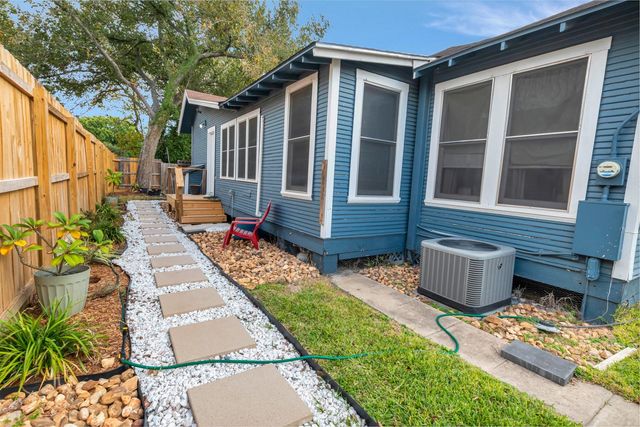 101 N Cameron Street, Victoria, TX 77901