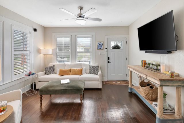 101 N Cameron Street, Victoria, TX 77901