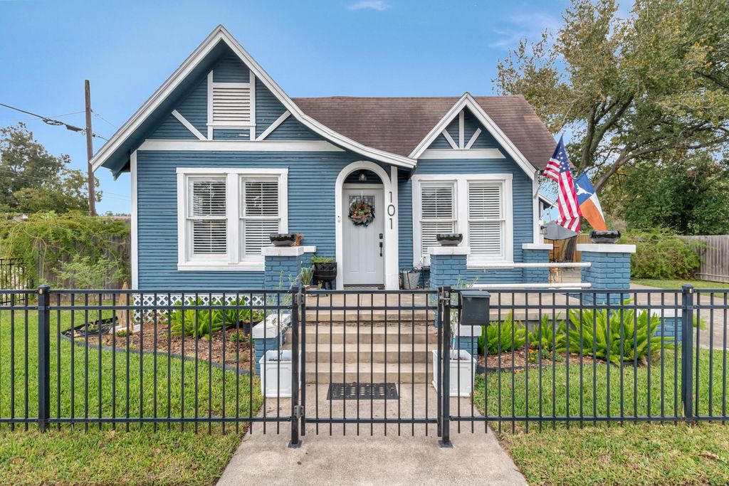 101 N Cameron Street, Victoria, TX 77901