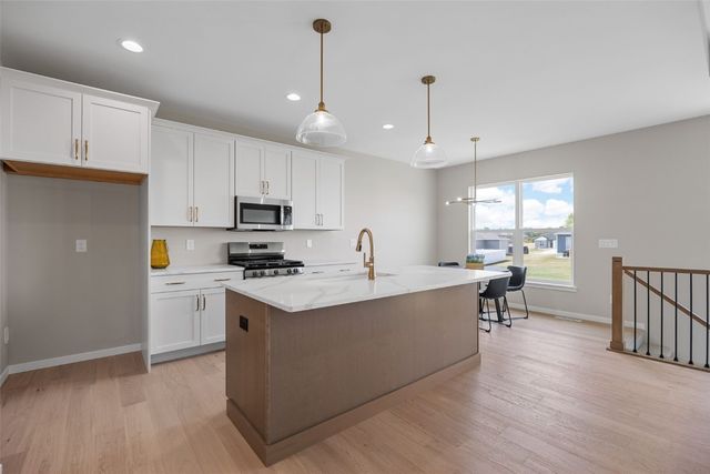 7006 Colpepper Drive SW, Cedar Rapids, IA 52404