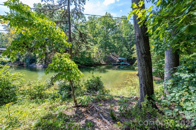 8237 Lymnos Lane, Sherrills Ford, NC 28673