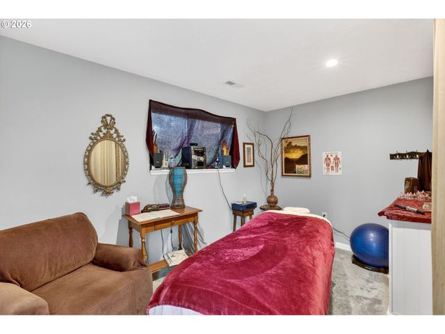 20951 Se BOHNA PARK Rd, Damascus, OR 97089