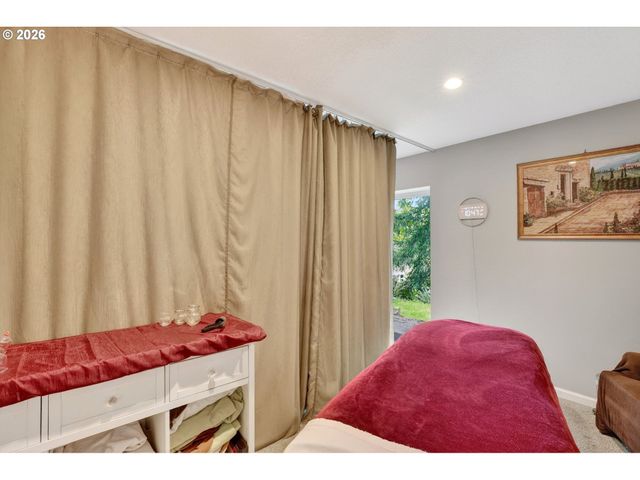 20951 Se BOHNA PARK Rd, Damascus, OR 97089