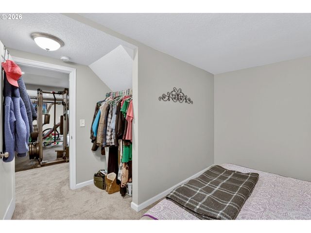 20951 Se BOHNA PARK Rd, Damascus, OR 97089